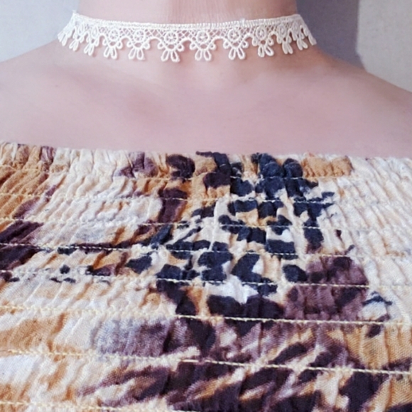 2/$22 Lace choker necklace cream biege / thin floral s boho victorian western - Picture 2 of 7